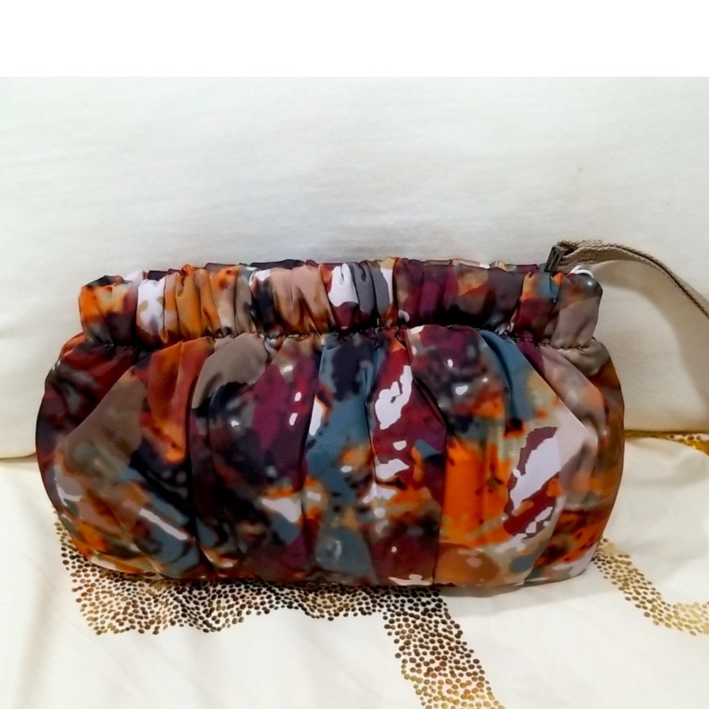 Vince Camuto Harlo Pouch multi color